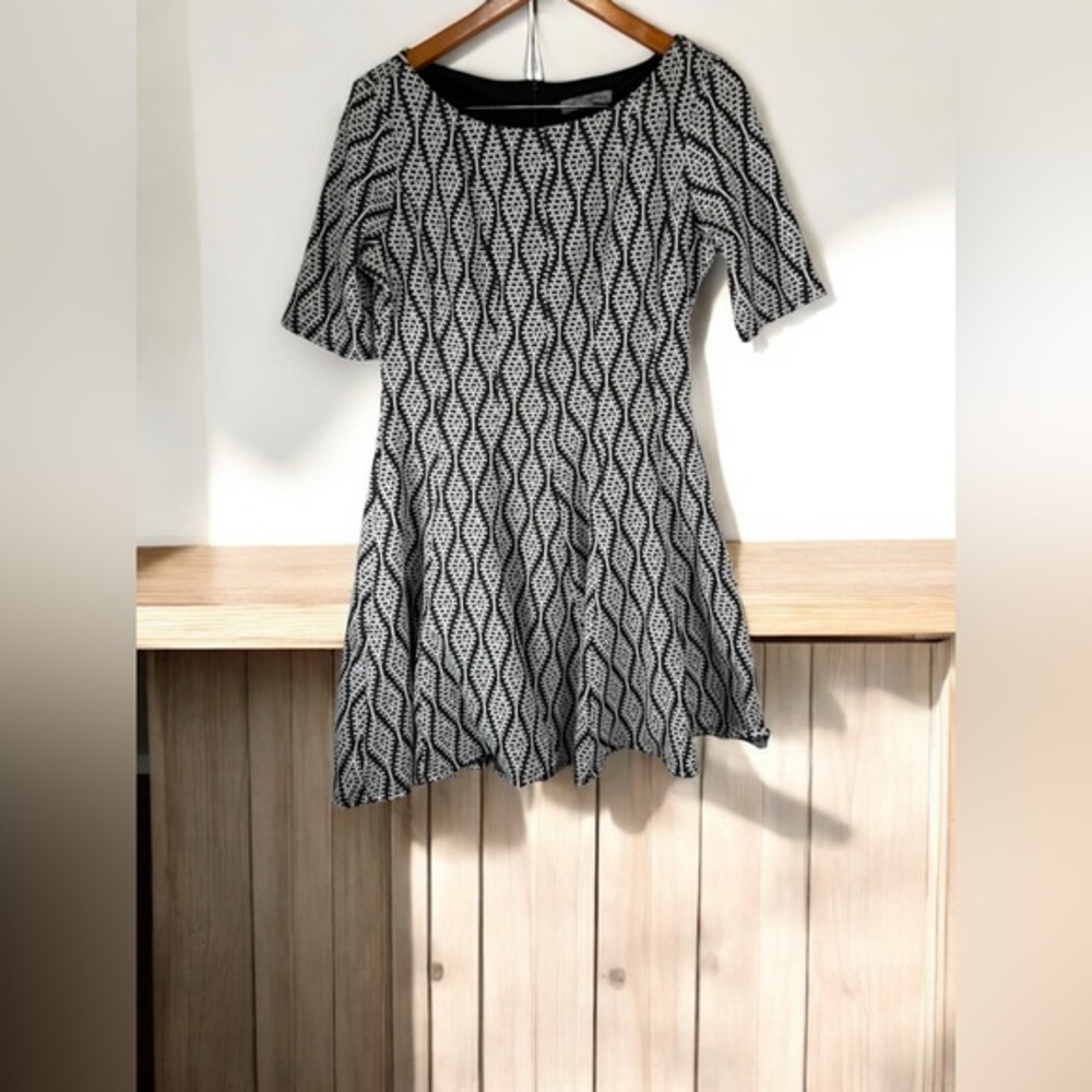 Cute dress size 14 Danny & Nicole Black White Textured Fit & Flare Dress